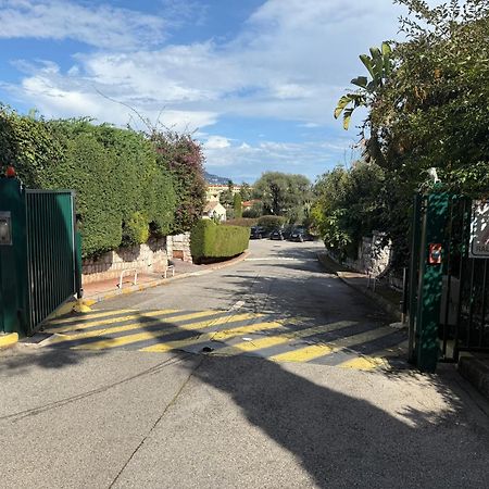Studio calme à deux pas de la mer avec jardin et parking privé Beaulieu-sur-Mer Exterior foto